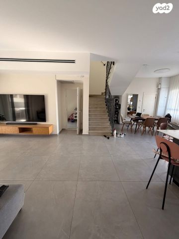 בית פרטי/ קוטג', נאות הדרים, גן יבנה