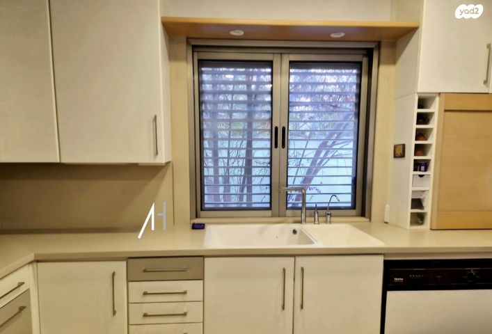 בית פרטי/ קוטג', סביון