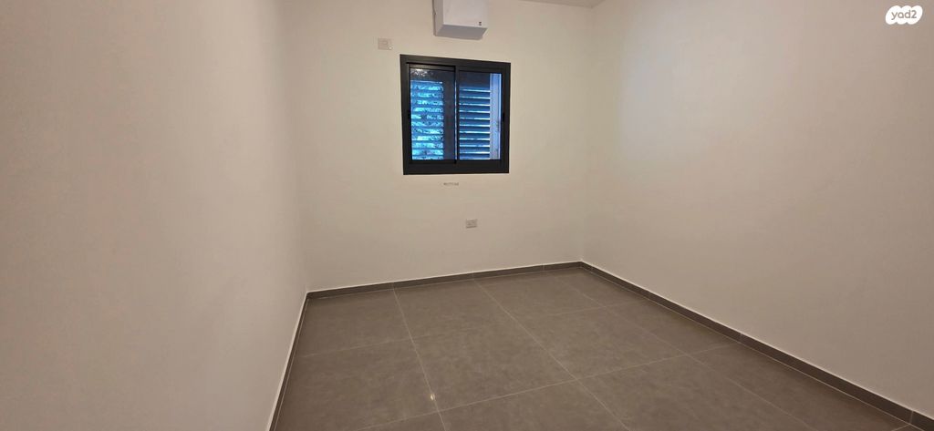 דירה, זאב גלר 28, הפרחים, כפר סבא