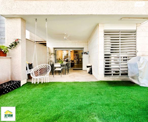 דירת גן, צור יצחק, צור יצחק