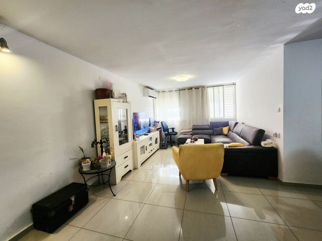 דירה, מעפילי אגוז 72, נווה חן, תל אביב יפו