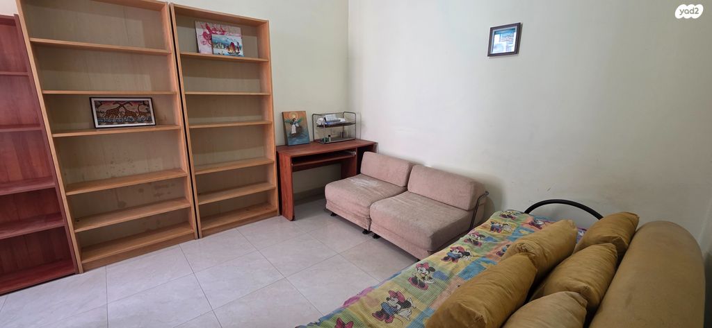 דירה, קריניצי 79, שכונת בן גוריון, מרכז העיר ג', רמת גן