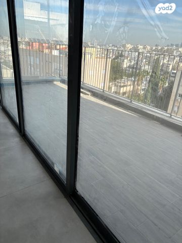 מרום נווה, רמת יצחק