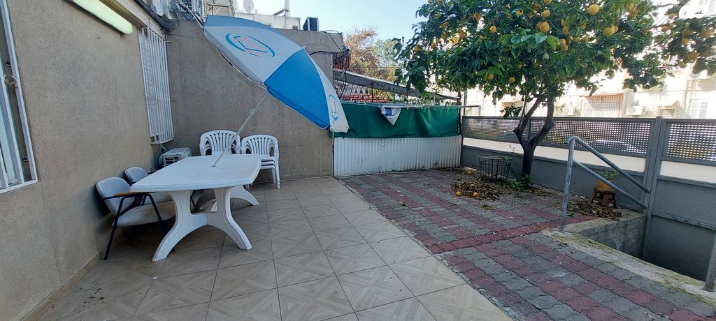 דירת גן, אילת, חולון