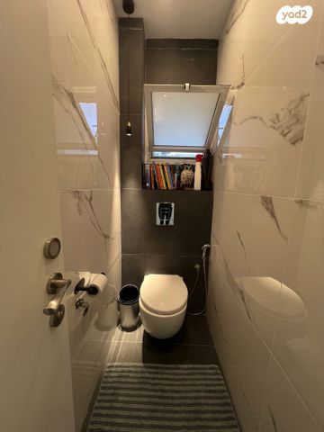 דירה, כפר סבא