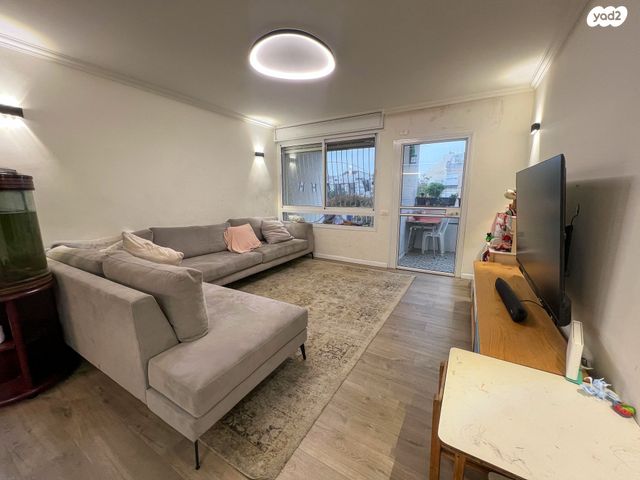 דירה, כפר סבא