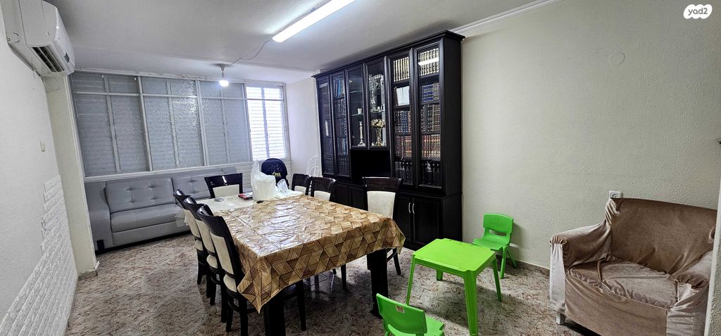 דירה, האשל, שאר העיר, חצור הגלילית