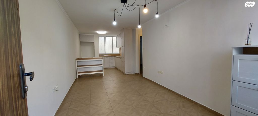 דירת גן, אילת, חולון