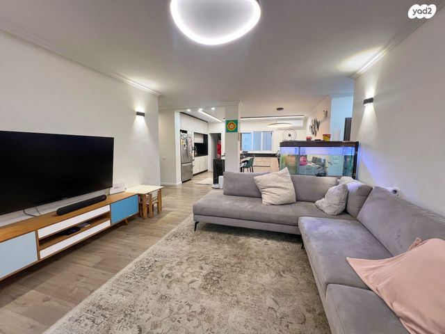 דירה, כפר סבא