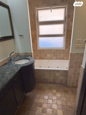 גג/ פנטהאוז, ברוריה, נחלת יצחק, תל אביב יפו