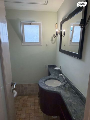 גג/ פנטהאוז, ברוריה, נחלת יצחק, תל אביב יפו