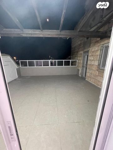 דירה, מבוא פלי"ם, הגבעה הצרפתית, גבעת שפירא, ירושלים