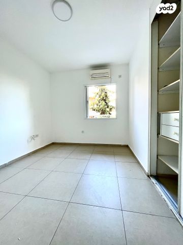 דירה, חטיבת גבעתי, קרית ויצמן, רעננה