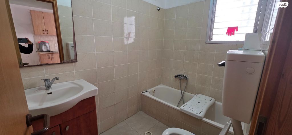 דירה, קריניצי 79, שכונת בן גוריון, מרכז העיר ג', רמת גן