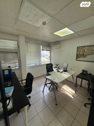 משרדים, ראובן ברקת, צפון מזרח מרכז העיר, נתניה