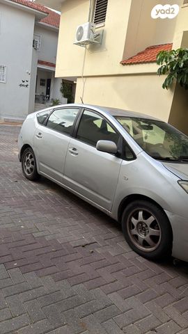 מודעת רכב טויוטה פריוס