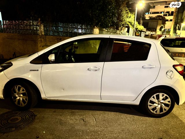 טויוטה יאריס