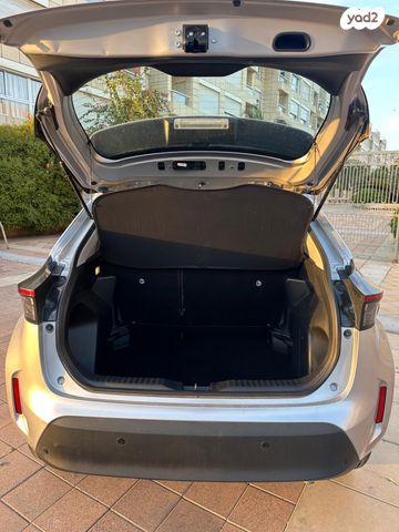 טויוטה יאריס קרוס