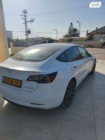 מודעת רכב טסלה מודל 3