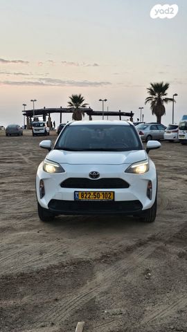 מודעת רכב טויוטה יאריס קרוס