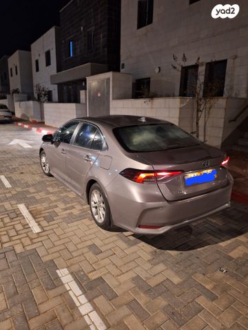 טויוטה קורולה