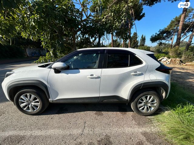 מודעת רכב טויוטה יאריס קרוס