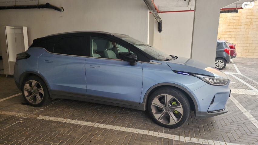 מודעת רכב ג׳ילי Geometry C