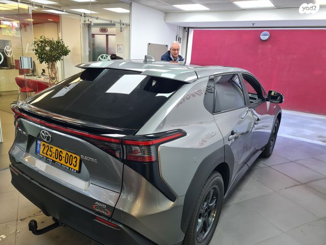 מודעת רכב טויוטה bZ4X