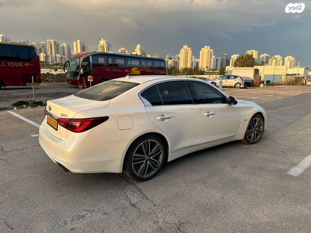 אינפיניטי Q50