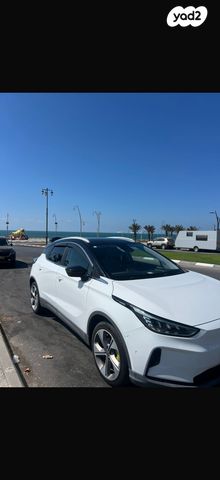 מודעת רכב ג׳ילי Geometry C