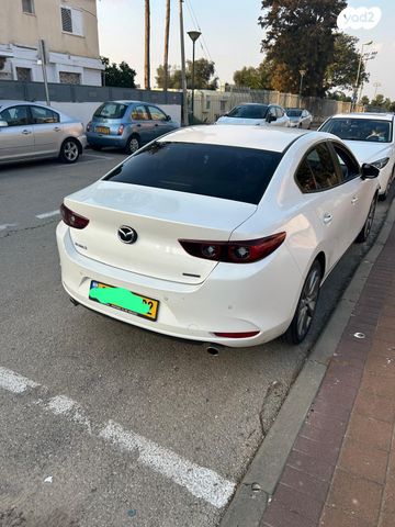 מודעת רכב מאזדה 3