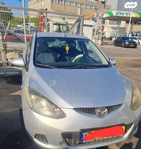 מודעת רכב מאזדה 2