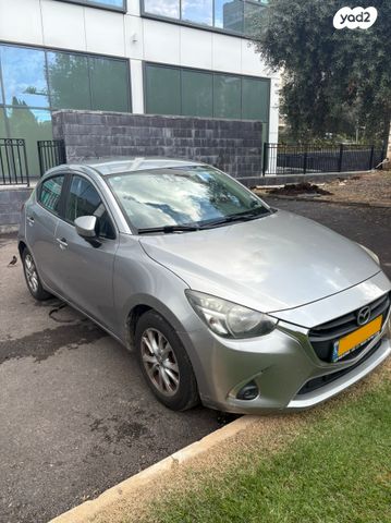 מודעת רכב מאזדה 2