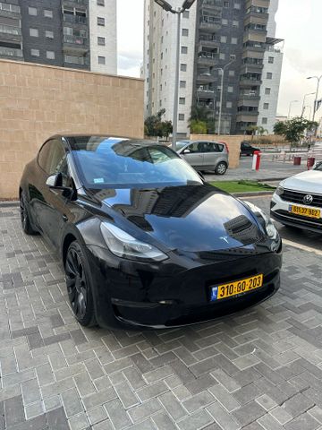 מודעת רכב טסלה מודל Y