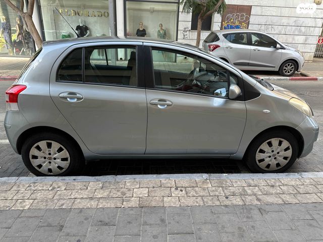 טויוטה יאריס