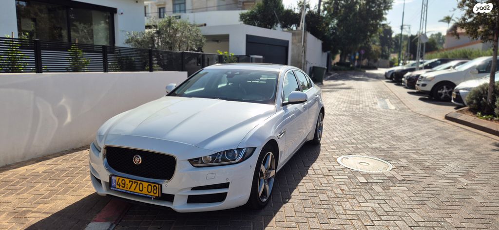 מודעת רכב יגואר XE