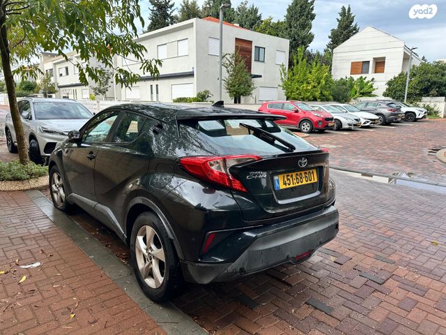 מודעת רכב טויוטה C-HR