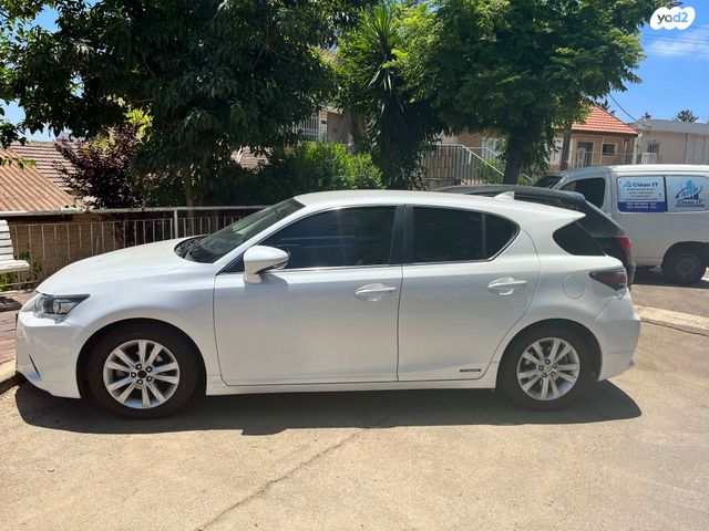 מודעת רכב לקסוס CT