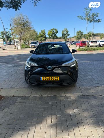 מודעת רכב טויוטה C-HR