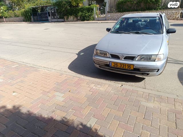 ניסאן אלמרה