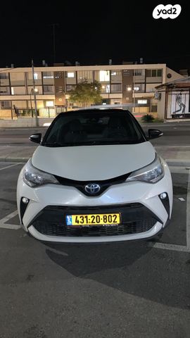 מודעת רכב טויוטה C-HR