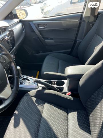 טויוטה קורולה