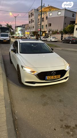 מודעת רכב מאזדה 3