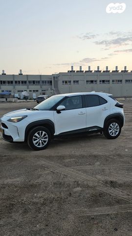 טויוטה יאריס קרוס