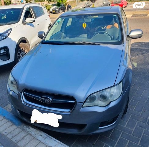 סובארו B4/לגאסי