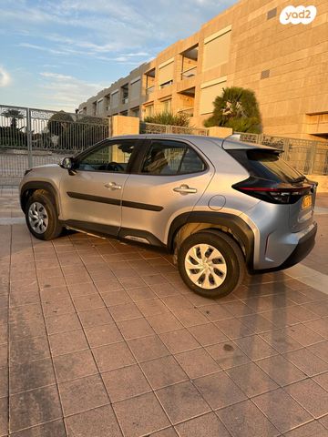 מודעת רכב טויוטה יאריס קרוס