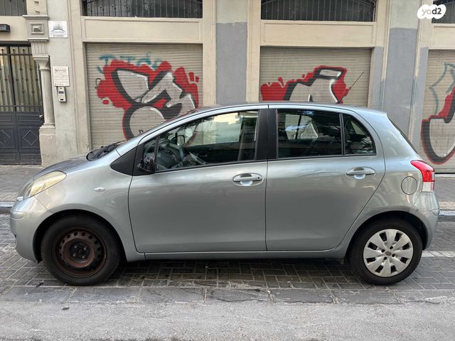 טויוטה יאריס