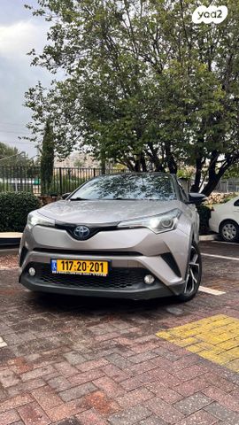 מודעת רכב טויוטה C-HR