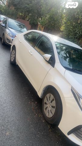 טויוטה קורולה