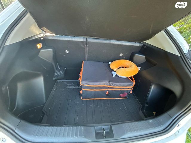 טויוטה יאריס קרוס